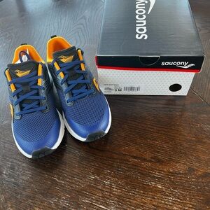 Saucony Navy and Gold Boys' Sneakers